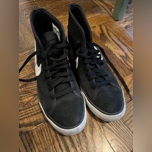 Black Nike Sneakers - size 9 women’s